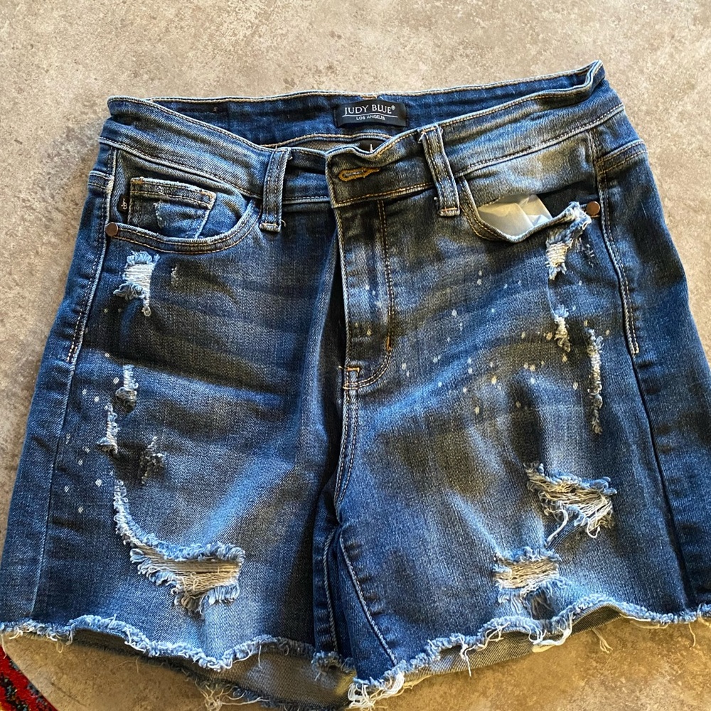 Judy blue distressed denim shorts